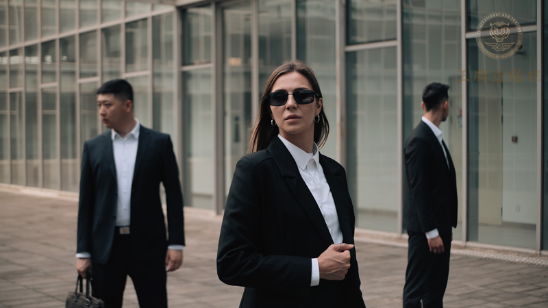 深圳女保镖：高薪背后的真实图景